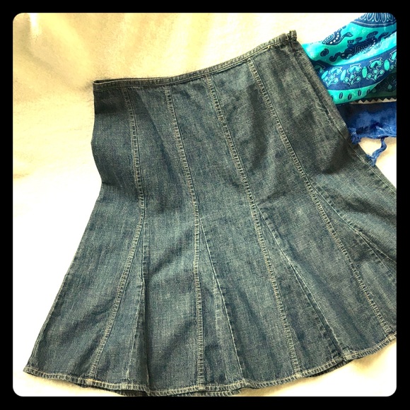 Liz Claiborne Dresses & Skirts - Flirty denim skirt